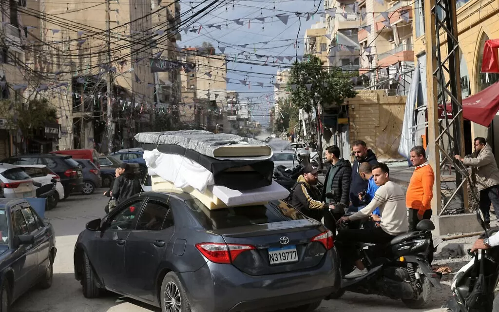 Trung Đông: Lệnh ngừng bắn quá mong manh, Israel nổ súng cảnh cáo, ban lệnh giới nghiêm ở miền Nam Lebanon Trung Đông: Lệnh ngừng bắn quá mong manh, Israel nổ súng cảnh cáo, ban lệnh giới nghiêm ở miền Nam Lebanon