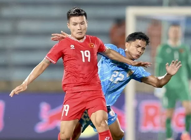 Quang Hải ghi bàn ở trận thắng Daegu 2-0. Quang Hải ghi bàn ở trận thắng Daegu 2-0.