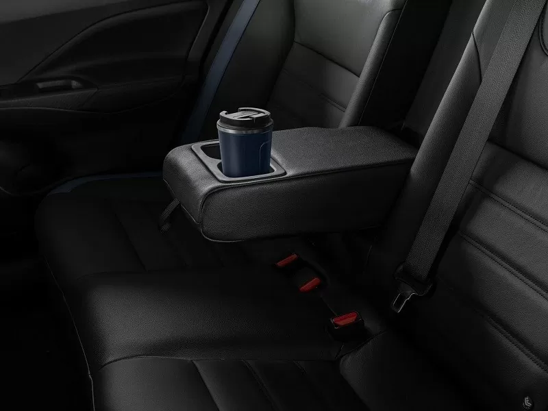 Nissan Almera 2024 được trang bị bệ tỳ tay cho cả ghế trước và sau. Nissan Almera 2024 được trang bị bệ tỳ tay cho cả ghế trước và sau.