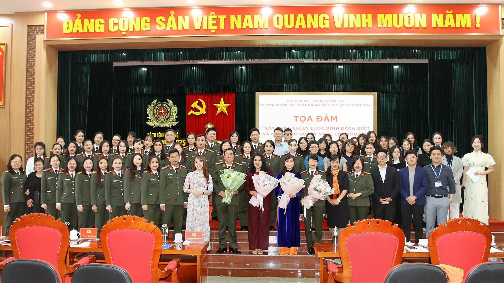 toa dam xay dung chien luoc binh dang gioi va nang cao quyen nang cho phu nu