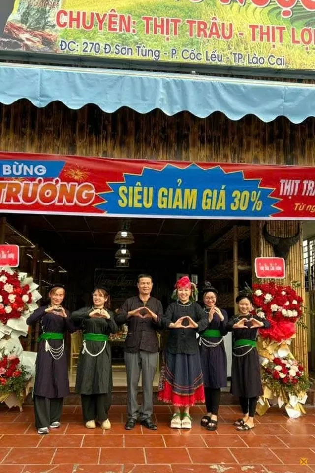 “Luôn cố gắng vì công việc, sự nghiệp của bản thân, và vì 15 thành viên trong hợp tác xã Vương Ngọc Thảo là việc mà tôi đã làm”, Thảo nói. “Luôn cố gắng vì công việc, sự nghiệp của bản thân, và vì 15 thành viên trong hợp tác xã Vương Ngọc Thảo là việc mà tôi đã làm”, Thảo nói.