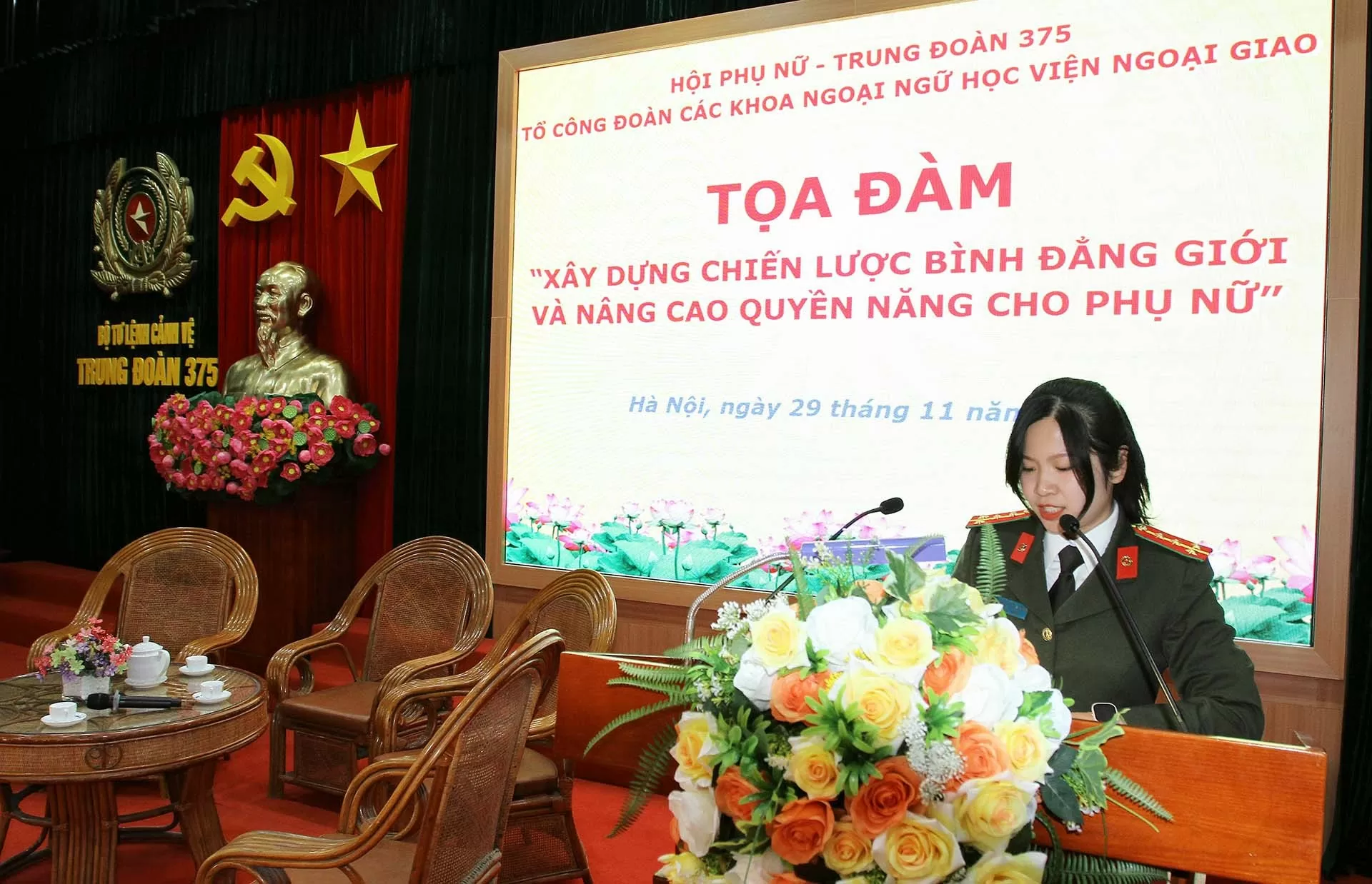 Tọa đàm xây dựng chiến lược bình đẳng giới và nâng cao quyền năng cho phụ nữ Tọa đàm xây dựng chiến lược bình đẳng giới và nâng cao quyền năng cho phụ nữ