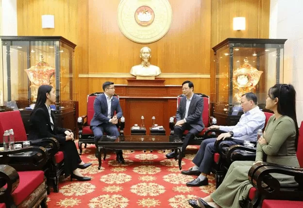 Doanh nhân Phạm Đình Thương và những bước chân không nghỉ hướng về quê hương Việt Nam Doanh nhân Phạm Đình Thương và những bước chân không nghỉ hướng về quê hương Việt Nam