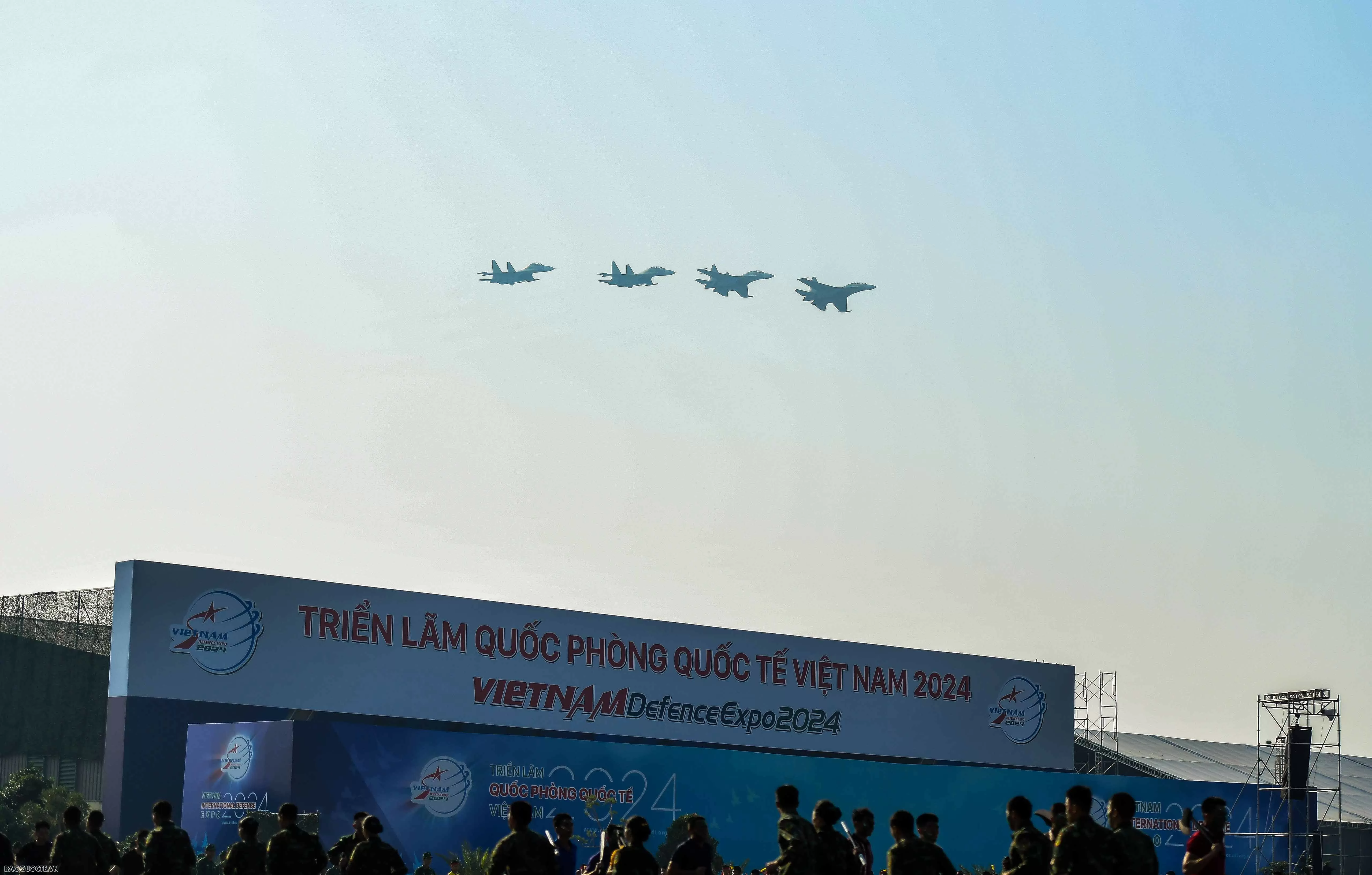 Đại tướng Phan Văn Giang: Quân đội nhân dân Việt Nam là đội quân chiến đấu, đội quân công tác, đội quân lao động sản xuất Đại tướng Phan Văn Giang đề nghị các lực lượng ngày làm việc, đêm suy nghĩ... chuẩn bị tốt Triển lãm Quốc phòng quốc tế