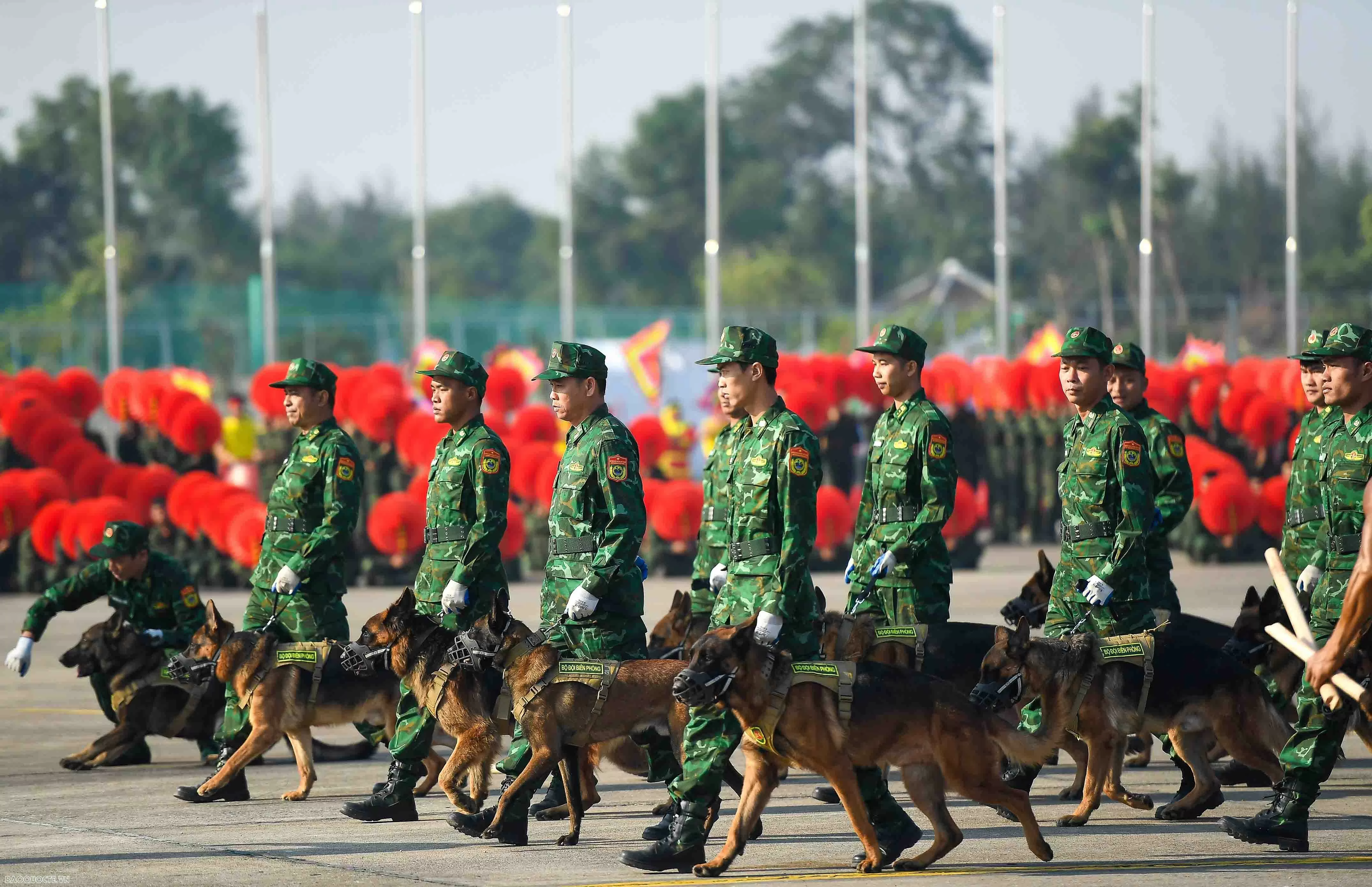 Đại tướng Phan Văn Giang đề nghị các lực lượng ngày làm việc, đêm suy nghĩ... để chuẩn bị tốt Triển lãm quốc phòng Đại tướng Phan Văn Giang đề nghị các lực lượng ngày làm việc, đêm suy nghĩ... chuẩn bị tốt Triển lãm Quốc phòng quốc tế