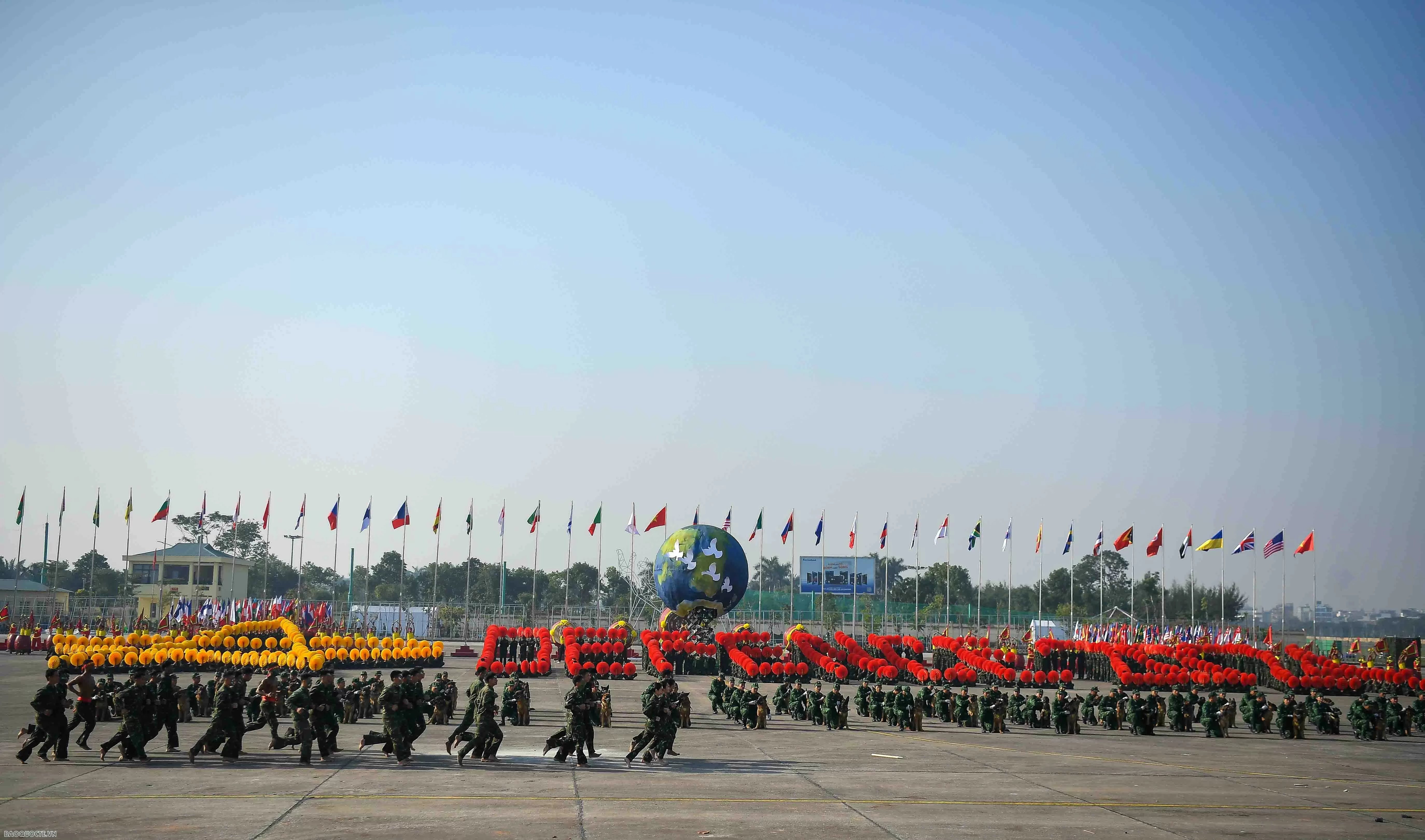 Đại tướng Phan Văn Giang đề nghị các lực lượng ngày làm việc, đêm suy nghĩ... để chuẩn bị tốt Triển lãm quốc phòng Đại tướng Phan Văn Giang đề nghị các lực lượng ngày làm việc, đêm suy nghĩ... chuẩn bị tốt Triển lãm Quốc phòng quốc tế