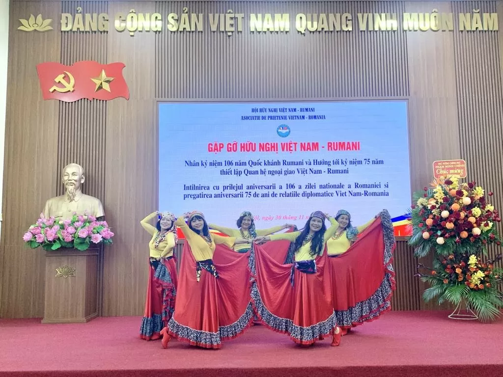 Gặp gỡ hữu nghị nhân kỷ niệm 106 năm Quốc khánh Romania Gặp gỡ hữu nghị nhân kỷ niệm 106 năm Quốc khánh Romania