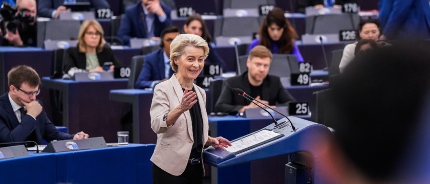 nhung bai toan don cho lanh dao eu moi tu cu soc ngoai sinh den thach thuc noi tai