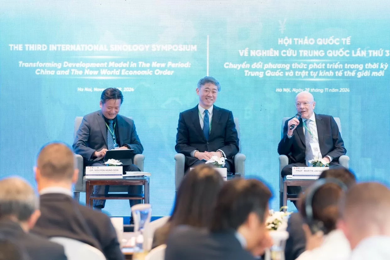 Trung Quốc và trật tự kinh tế thế giới mới Trung Quốc và trật tự kinh tế thế giới mới