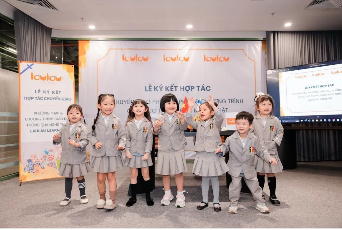 Các em bé của Mầm Non Phần Lan (FIS) thể hiện tiết mục văn nghệ Các em bé của Mầm Non Phần Lan (FIS) thể hiện tiết mục văn nghệ