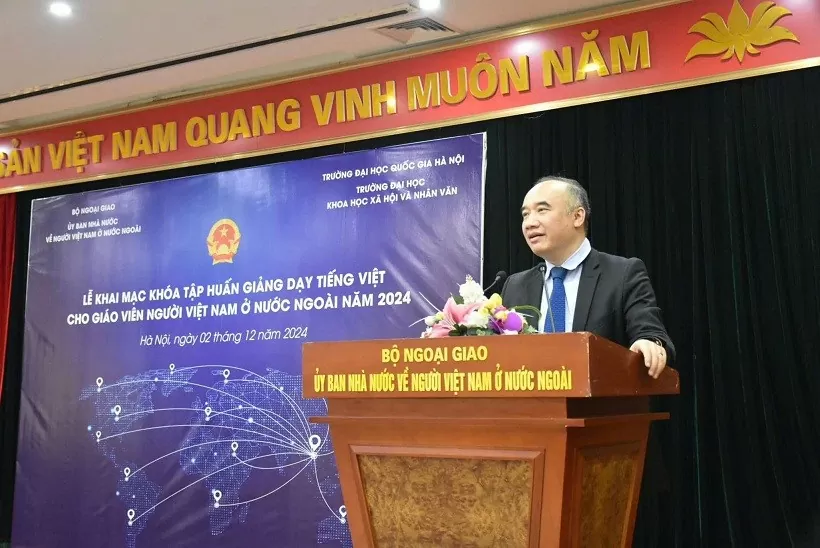 Tiếp tục bồi dưỡng phương pháp giảng dạy tiếng Việt cho giáo viên kiều bào Tiếp tục bồi dưỡng phương pháp giảng dạy tiếng Việt cho giáo viên kiều bào