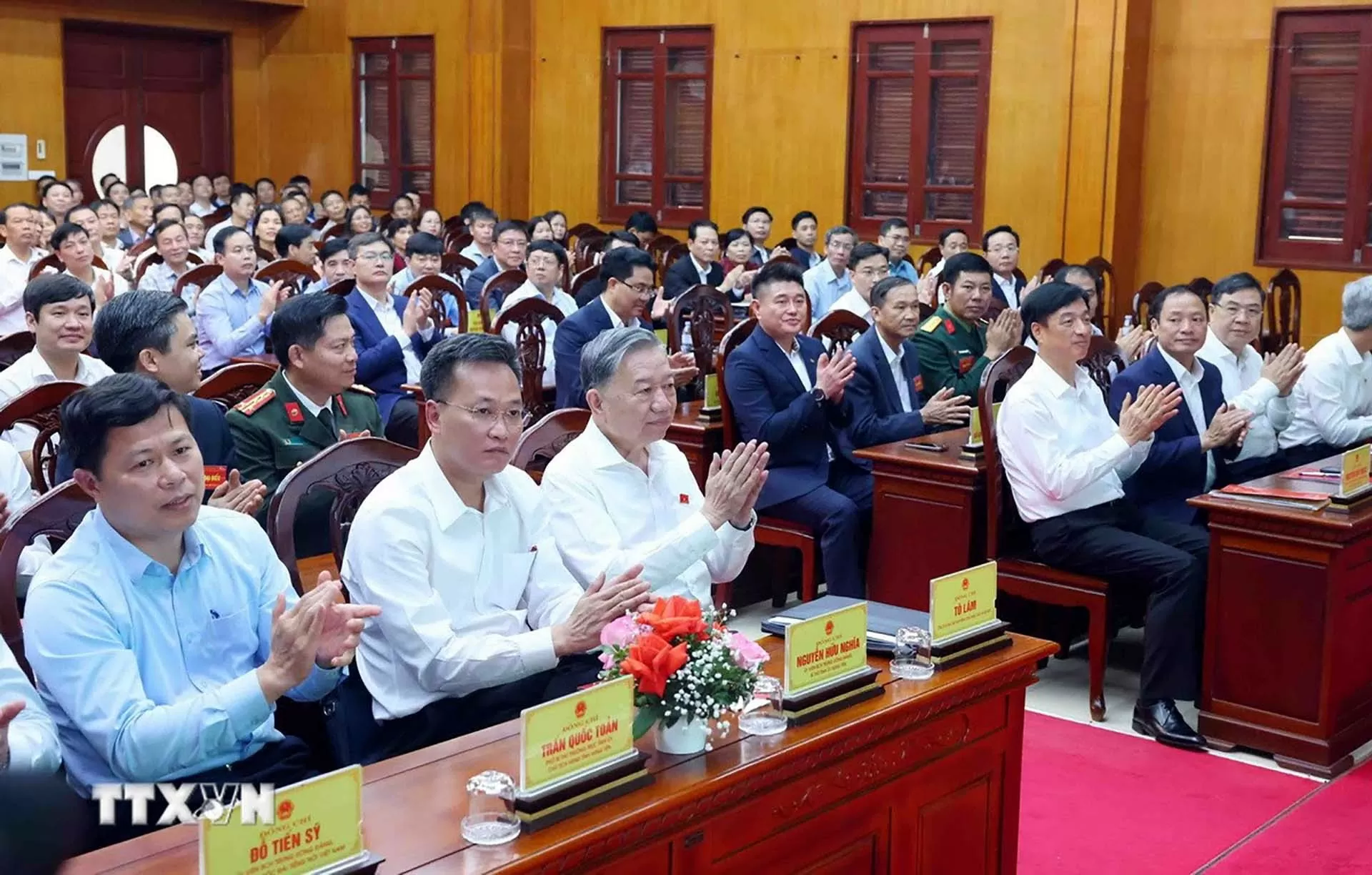 Tổng Bí thư Tô Lâm tiếp xúc cử tri Hưng Yên sau Kỳ họp thứ 8, Quốc hội khóa XV Tổng Bí thư Tô Lâm tiếp xúc cử tri Hưng Yên sau Kỳ họp thứ 8, Quốc hội khóa XV