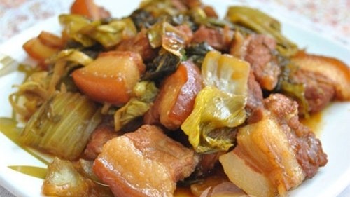 Giá heo hơi hôm nay 8/12: Miền Bắc bất ngờ giảm, miền Trung - Tây Nguyên biến động trái chiều