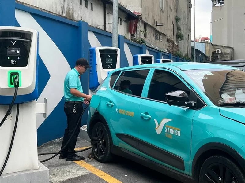 Nguồn: Lam Le Nguồn: Lam Le