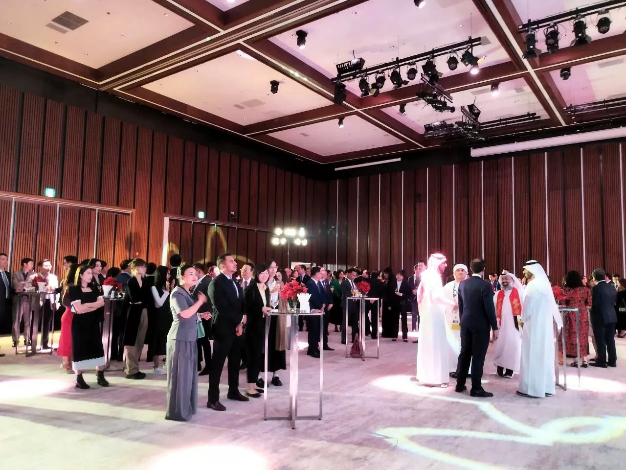 Kỷ niệm 53 năm ngày Quốc khánh UAE tại Việt Nam: Thắt chặt thêm tình hữu nghị giữa hai nước Kỷ niệm 53 năm Quốc khánh UAE tại Hà Nội