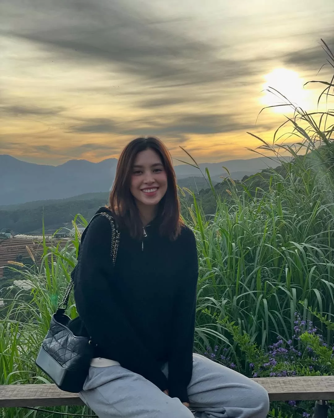 Hoa hậu Tiểu Vy khoe mặt mộc Nhan sắc gây thương nhớ của 'nàng thơ' trong phim Bộ tứ báo thủ - Tiểu Vy