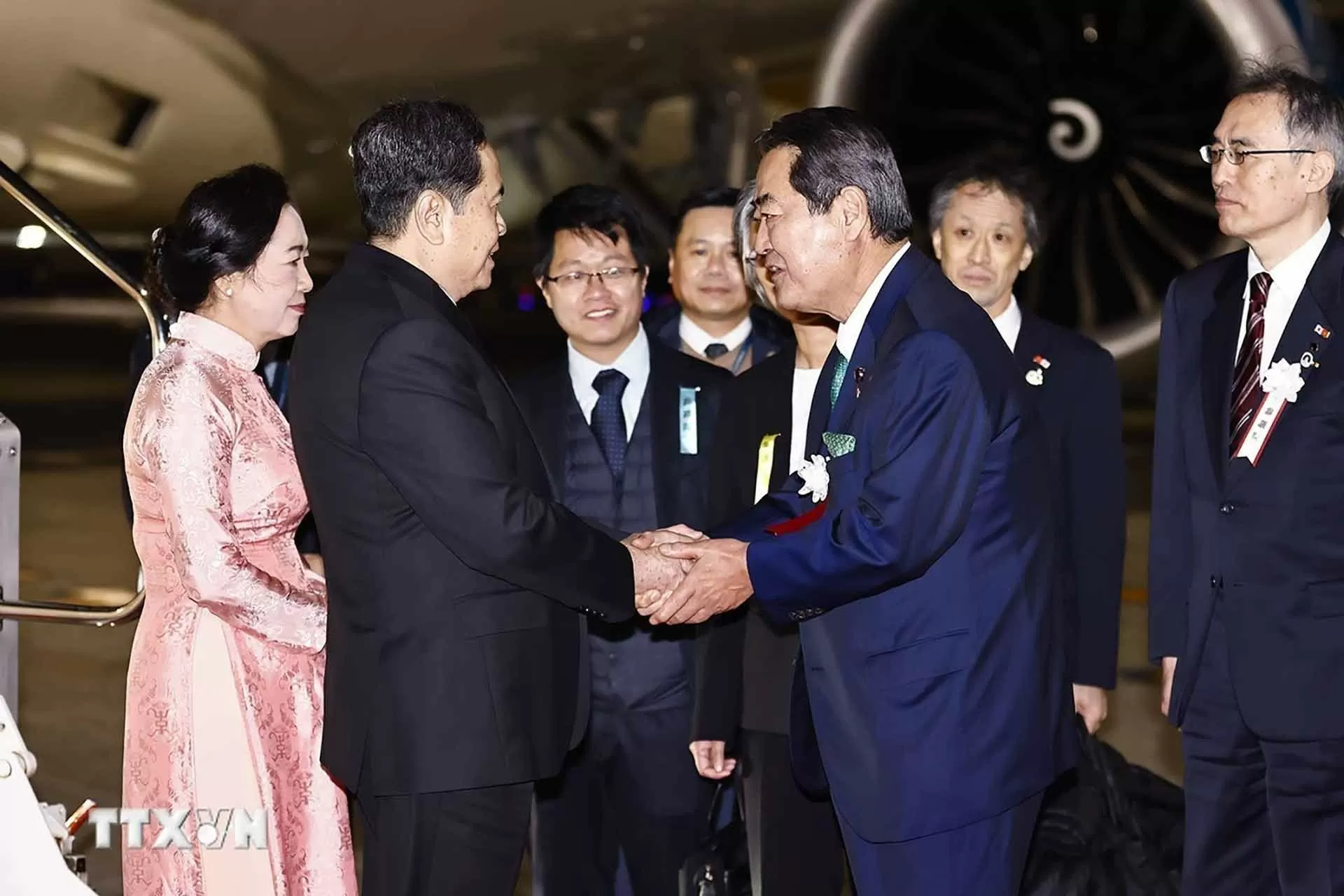 Chủ tịch Quốc hội Trần Thanh Mẫn và Phu nhân tới Tokyo, bắt đầu chuyến thăm chính thức Nhật Bản Chủ tịch Quốc hội Trần Thanh Mẫn và Phu nhân tới Tokyo, bắt đầu chuyến thăm chính thức Nhật Bản