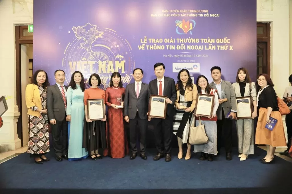 Báo Thế giới và Việt Nam giành 7 Giải thưởng toàn quốc về thông tin đối ngoại lần thứ X Giải thưởng toàn quốc về thông tin đối ngoại lần thứ X: Báo Thế giới và Việt Nam giành 7 giải ở nhiều hạng mục