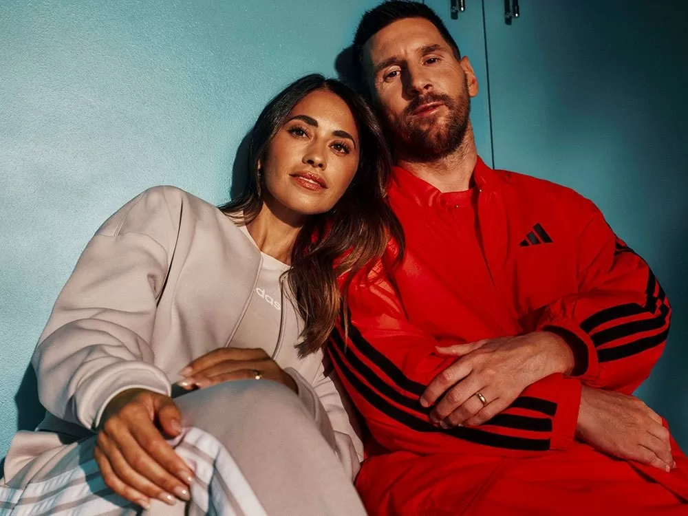 Messi và Antonela quen biết từ ngày nhỏ, bắt đầu hẹn hò ở tuổi teen và gắn bó gần 20 năm nay. Hè 2007, đôi uyên ương kết hôn và có 3 con trai, được biết đến với hình ảnh gia đình hạnh phúc, gắn bó. Messi và Antonela quen biết từ ngày nhỏ, bắt đầu hẹn hò ở tuổi teen và gắn bó gần 20 năm nay. Hè 2007, đôi uyên ương kết hôn và có 3 con trai, được biết đến với hình ảnh gia đình hạnh phúc, gắn bó.