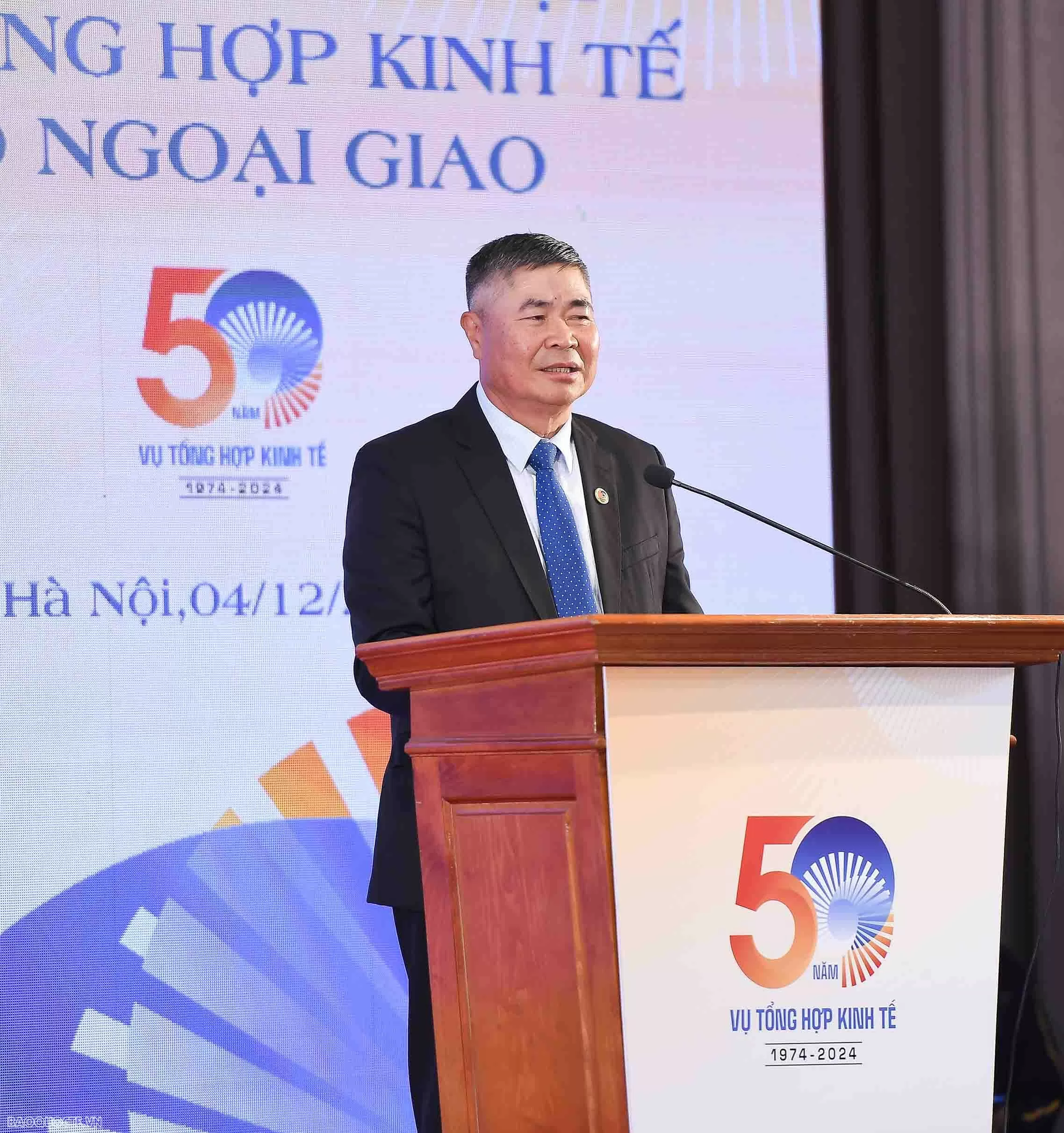 Ngoại giao kinh tế và câu chuyện 50 năm vươn mình cùng dân tộc Ngoại giao kinh tế và câu chuyện 50 năm vươn mình cùng dân tộc