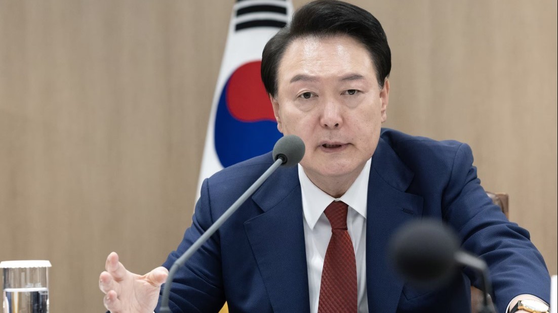 dang cam quyen han quoc bac du luat luan toi tong thong yoon suk yeol va dieu tra phu nhan kim keon hee