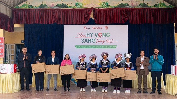 'Ươm hy vọng, sáng tương lai' đến với Lào Cai, Yên Bái