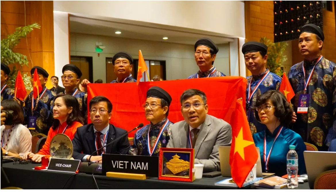 Thứ trưởng Thường trực Bộ Ngoại giao Nguyễn Minh Vũ, Chủ tịch Ủy ban quốc gia UNESCO Việt Nam phát biểu tại Kỳ họp. (Ảnh: Bảo Chi) Thứ trưởng Thường trực Bộ Ngoại giao Nguyễn Minh Vũ, Chủ tịch Ủy ban quốc gia UNESCO Việt Nam phát biểu tại Kỳ họp. (Ảnh: Bảo Chi)