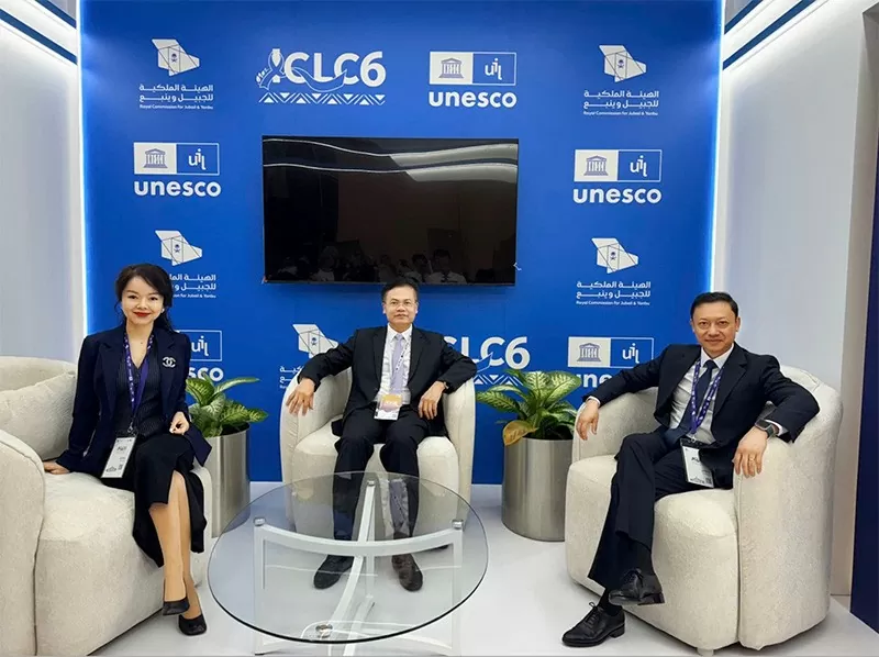 Các đại biểu của thành phố Sơn La, Việt Nam tham dự Hội nghị Các đại biểu của thành phố Sơn La, Việt Nam tham dự Hội nghị