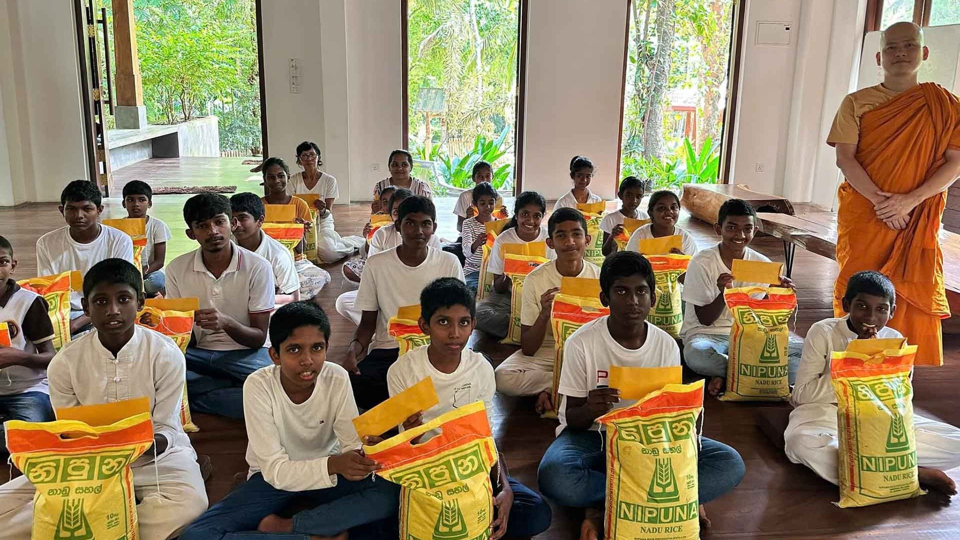 Phật tử kiều bào đồng hành cùng đất nước (Kỳ II): Cầu nối hữu nghị, chia sẻ tình thương