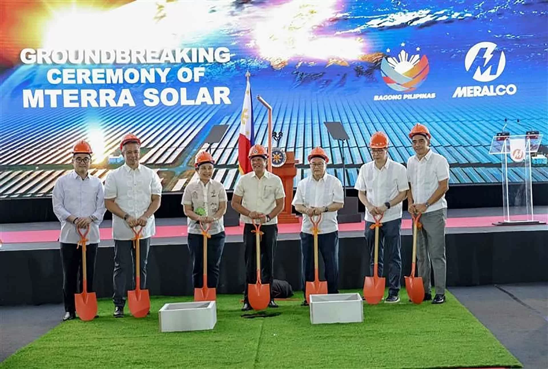 Lễ động thổ Dự án năng lượng mặt trời Meralco Terra Solar ở thành phố Gapan, Luzon, Philippines. (Nguồn: Meralco Terra Solar) Lễ động thổ Dự án năng lượng mặt trời Meralco Terra Solar ở thành phố Gapan, Luzon, Philippines. (Nguồn: Meralco Terra Solar)