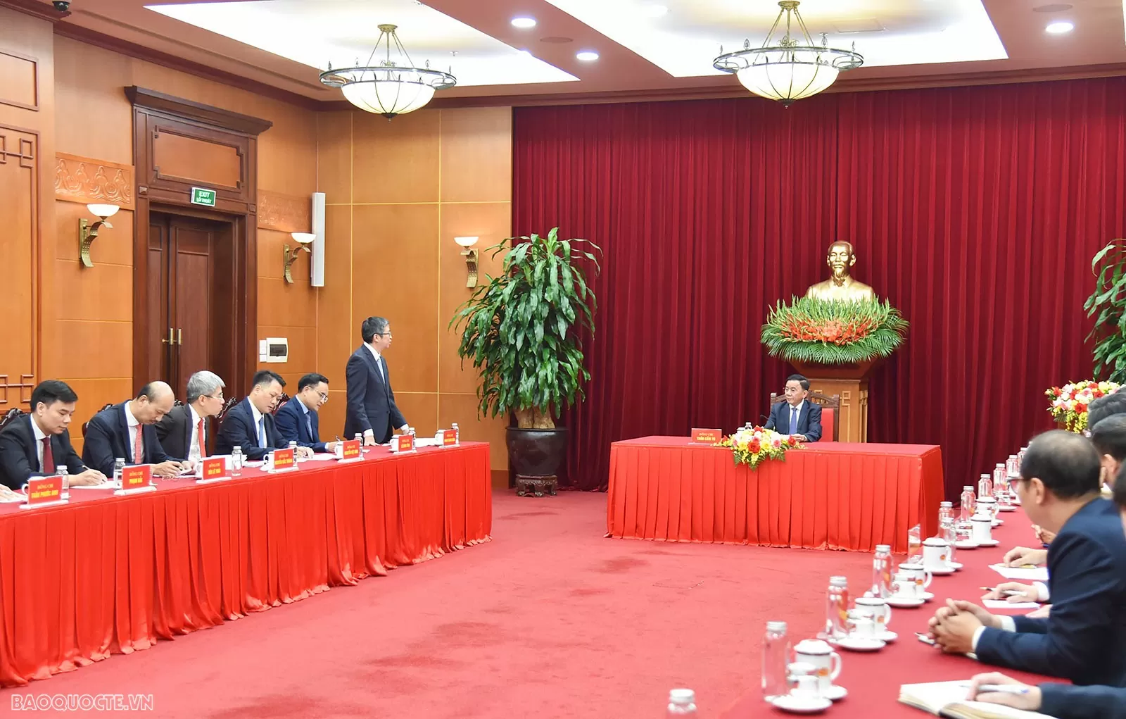 Ngoại giao phải đi đầu trong kiến tạo hòa bình, bảo vệ Tổ quốc và thu hút nguồn lực cho phát triển đất nước Ngoại giao phải đi đầu trong kiến tạo hòa bình, bảo vệ Tổ quốc và thu hút nguồn lực cho phát triển đất nước