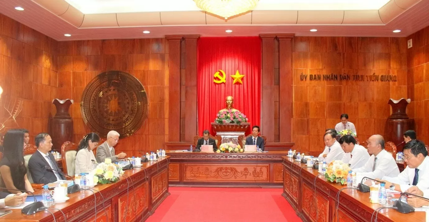 Phó Chủ tịch UBND tỉnh Tiền Giang Nguyễn Thành Diệu tiếp và làm việc với Đoàn công tác Công ty Cổ phần Tư vấn Thương mại và Đầu tư Mekong và các nhà đầu tư. Phó Chủ tịch UBND tỉnh Tiền Giang Nguyễn Thành Diệu tiếp và làm việc với Đoàn công tác Công ty Cổ phần Tư vấn Thương mại và Đầu tư Mekong và các nhà đầu tư.