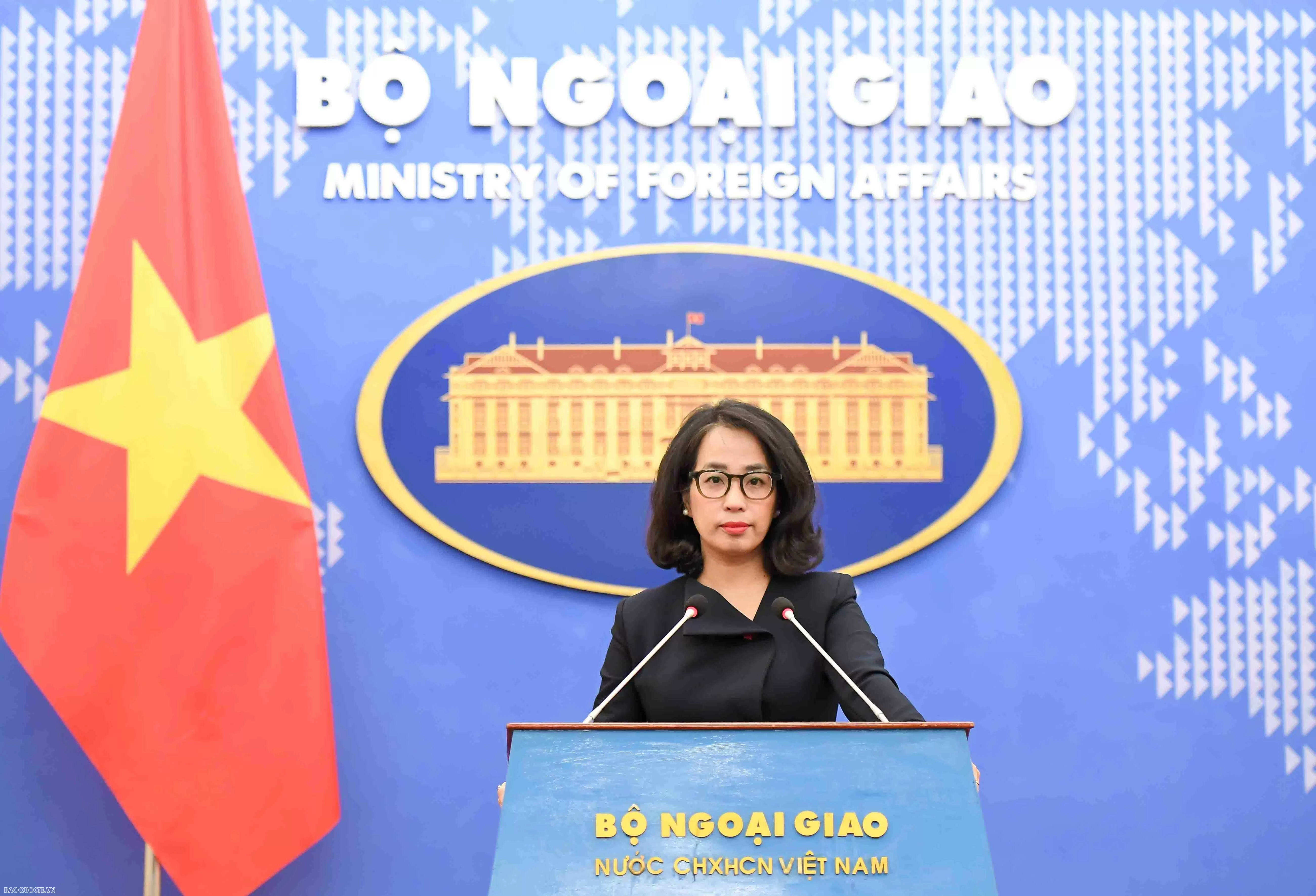 Cộng đồng người Việt Nam tại Hàn Quốc vẫn đang sinh sống, làm việc và học tập bình thường Việt Nam tin tưởng Hàn Quốc sẽ sớm ổn định tình hình và tiếp tục phát triển mạnh mẽ