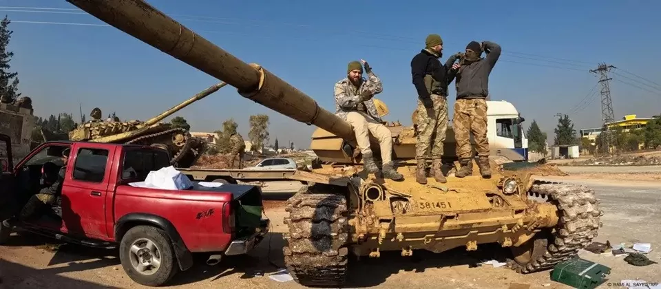 Tình hình Syria: Một bàn tay không vỗ lên thành tiếng, vén màn người đứng sau Tình hình Syria: Một bàn tay không vỗ lên thành tiếng, vén màn người đứng sau