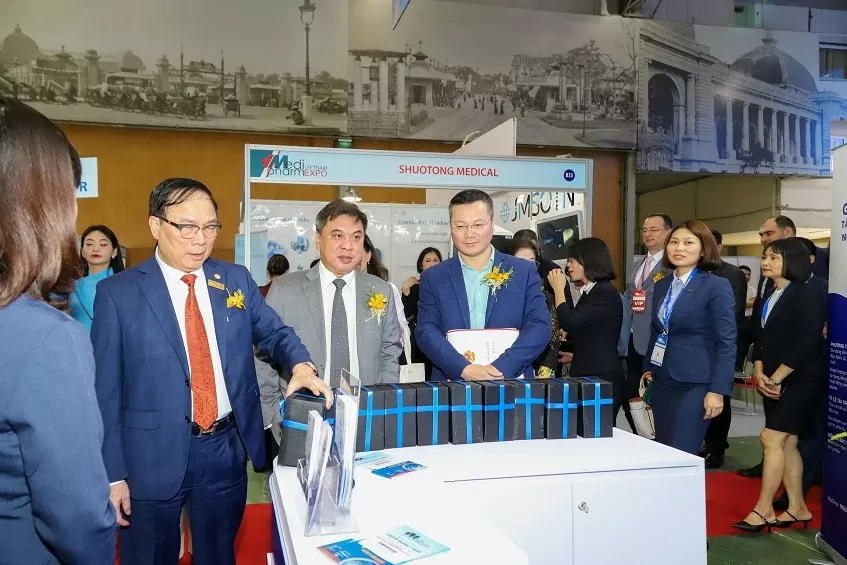 Vietnam Medipharm Expo 2024 quy tụ 100 gian hàng đến từ 8 quốc gia, vùng lãnh thổ