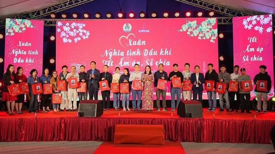 Xuân 'đến sớm' với người lao động dầu khí chào đón Tết Nguyên đán Ất Tỵ 2025