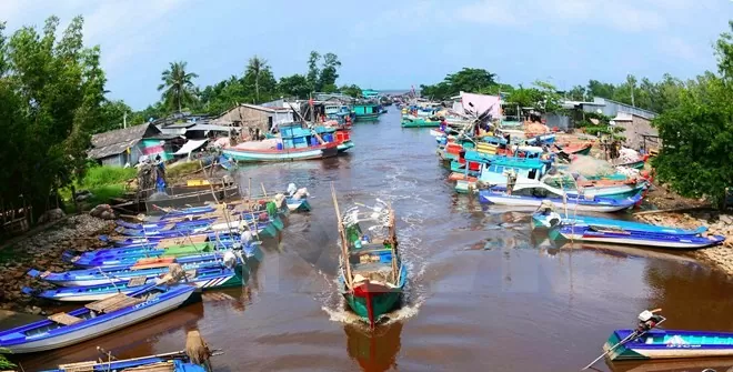 Cà Mau phát huy lợi thế nổi trội và riêng biệt, trở thành trung tâm kinh tế biển của cả nước Cà Mau phát huy lợi thế nổi trội và riêng biệt, từng bước trở thành trung tâm kinh tế biển của cả nước