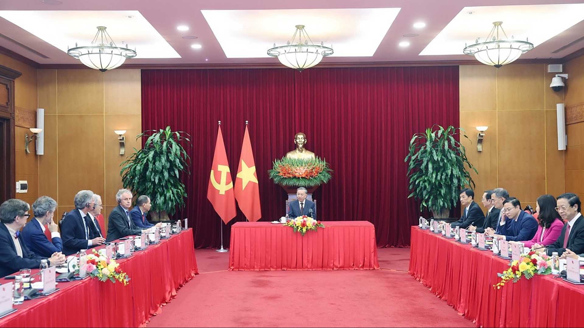 tong bi thu to lam tiep cac nha khoa hoc chuyen gia quoc te du le trao giai thuong vinfuture lan thu 4