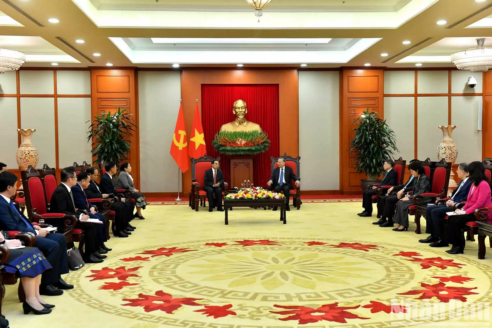 Làm sâu sắc hơn nữa mối quan hệ đoàn kết đặc biệt Việt Nam-Lào Làm sâu sắc hơn nữa mối quan hệ đoàn kết đặc biệt Việt Nam-Lào