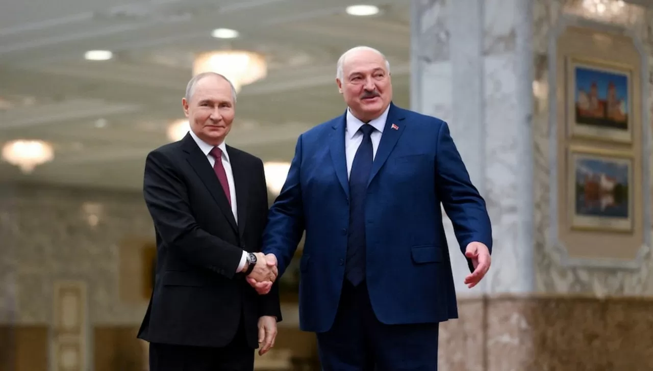 Tổng thống Nga Vladimir Putin và người đồng cấp Belarus Alexander Lukashenko tại thủ đô Minsk ngày 6/12/2024. (Nguồn: Reuters) Tổng thống Nga Vladimir Putin và người đồng cấp Belarus Alexander Lukashenko tại thủ đô Minsk ngày 6/12/2024. (Nguồn: Reuters)