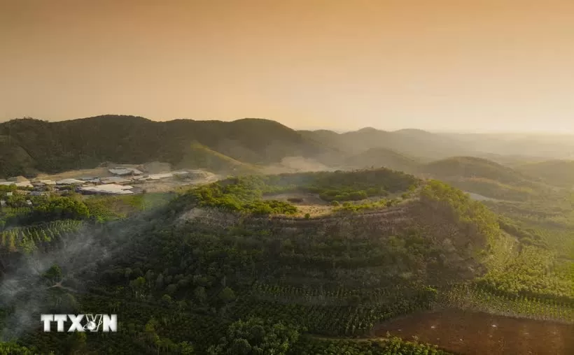 5 núi lửa ở Công viên địa chất toàn cầu Đắk Nông 5 miệng núi lửa ở Công viên địa chất toàn cầu Đắk Nông