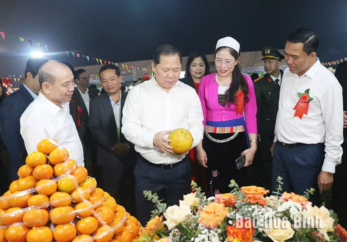 Khai mạc Lễ hội cam Cao Phong và Hội chợ Thương mại - Du lịch tỉnh Hòa Bình