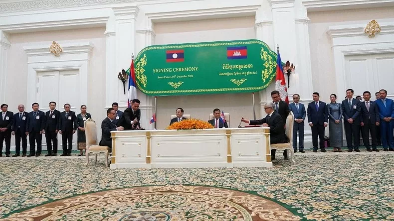 Sau hội đàm, Thủ tướng hai nước chứng kiến lễ ký các văn kiện nhằm tăng cường hợp tác song phương trên nhiều lĩnh vực. (Ảnh: Fresh News) Sau hội đàm, Thủ tướng hai nước chứng kiến lễ ký các văn kiện nhằm tăng cường hợp tác song phương trên nhiều lĩnh vực. (Ảnh: Fresh News)