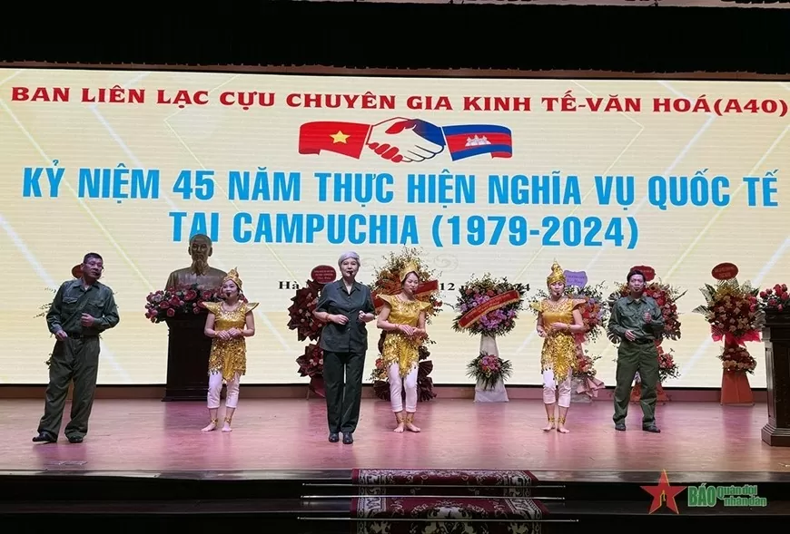 Đoàn chuyên gia kinh tế - văn hoá giúp cách mạng Campuchia gặp mặt kỷ niệm 45 năm thành lập Đoàn chuyên gia kinh tế - văn hoá giúp cách mạng Campuchia gặp mặt kỷ niệm 45 năm thành lập
