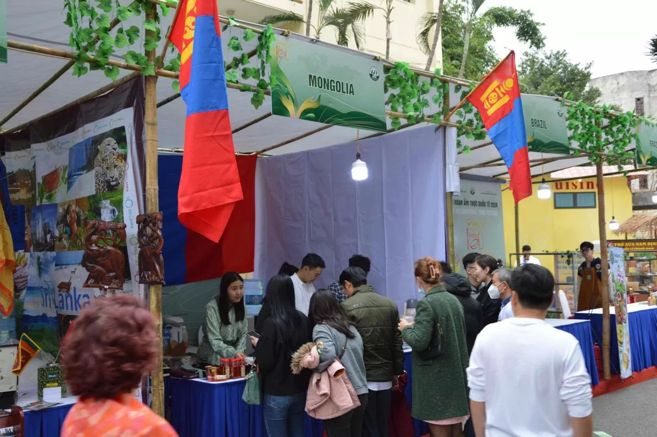 Đông đảo thực khách hào hứng tham gia Liên hoan Ẩm thực quốc tế 2024 Đông đảo thực khách hào hứng tham gia Liên hoan Ẩm thực quốc tế 2024