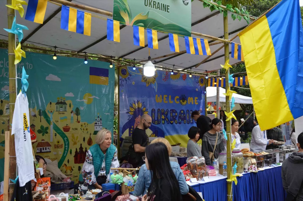 Người dân tấp nập tham gia Liên hoan Ẩm thực quốc tế 2024 Người dân tấp nập tham gia Liên hoan Ẩm thực quốc tế 2024