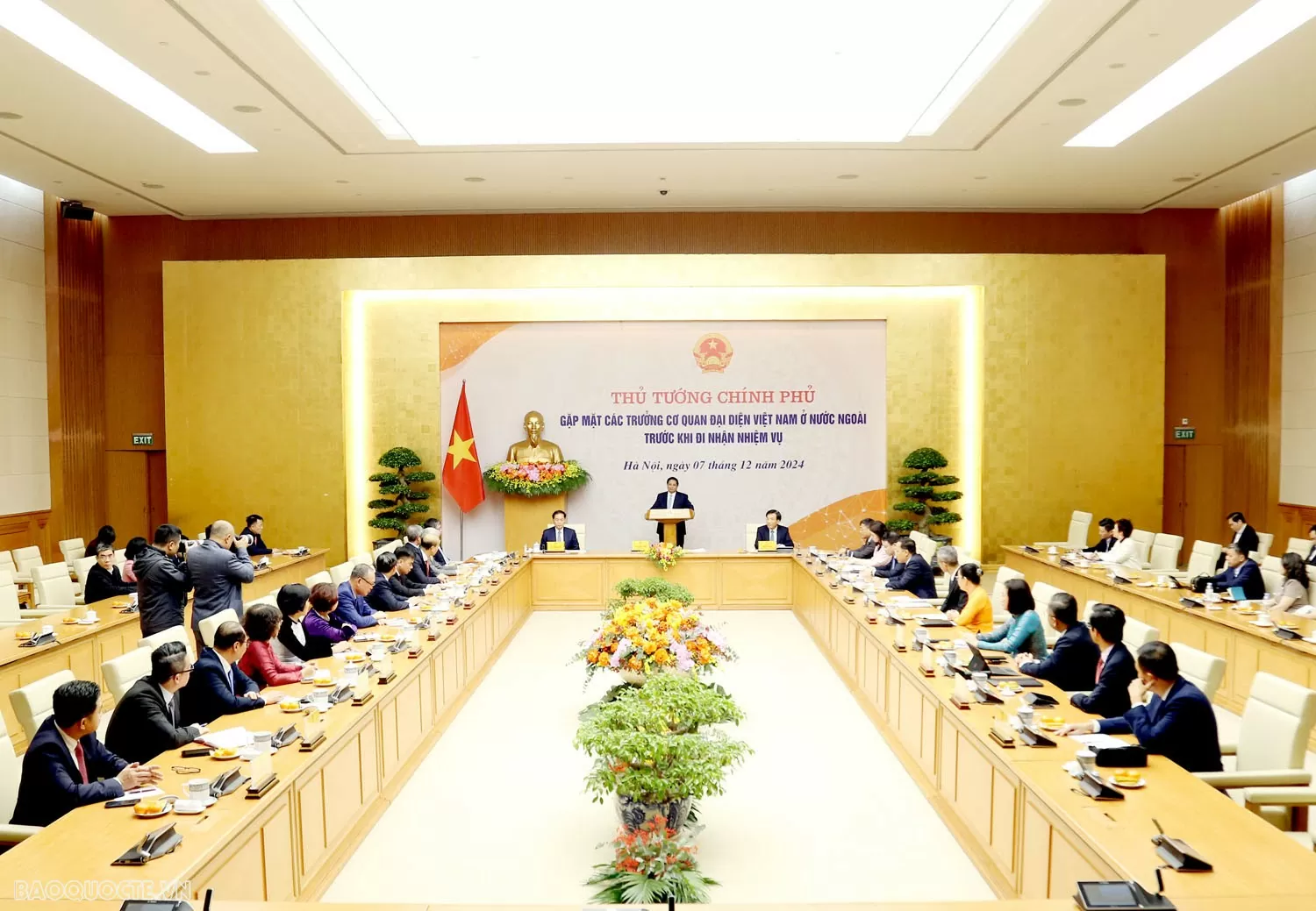Thủ tướng Phạm Minh Chính gặp, làm việc với Đoàn trưởng cơ quan đại diện Việt Nam ở nước ngoài Thủ tướng Phạm Minh Chính gặp, làm việc với các Đại sứ, Trưởng Cơ quan đại diện Việt Nam ở nước ngoài
