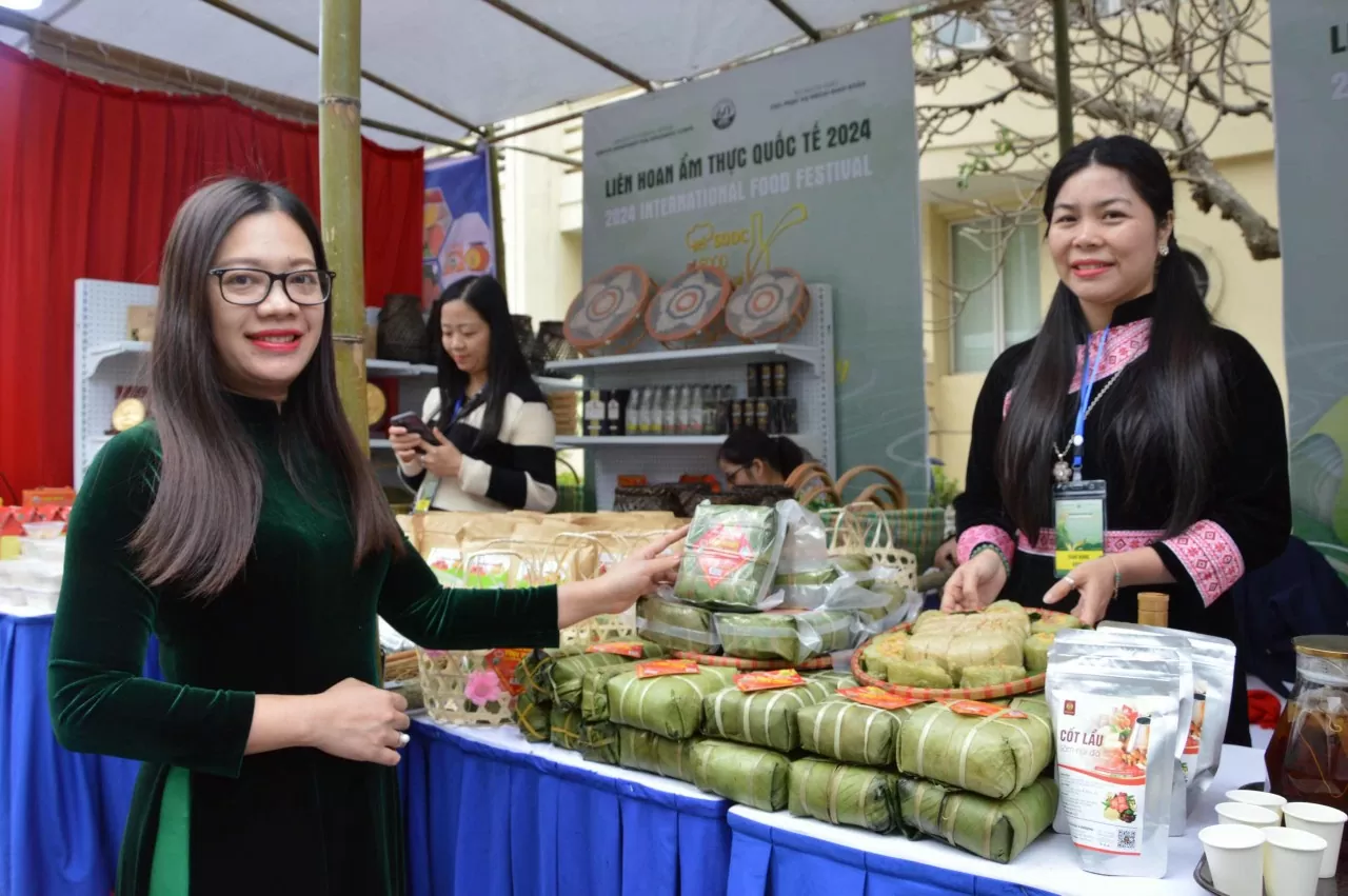 Thái Nguyên và Tuyên Quang chinh phục bạn bè bốn phương tại Liên hoan Ẩm thực quốc tế 2024 Thái Nguyên và Tuyên Quang chinh phục bạn bè bốn phương tại Liên hoan Ẩm thực quốc tế 2024