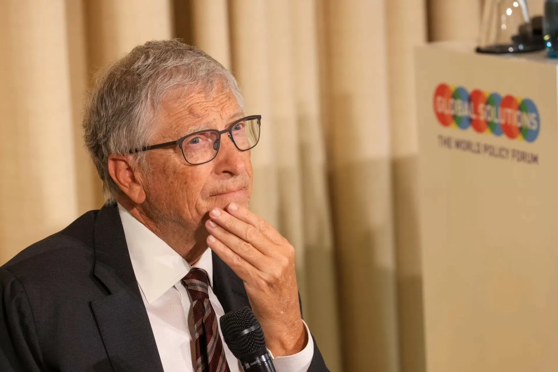 Bill Gates thường suy ngẫm hàng giờ trong phòng riêng khi cảm thấy bồn chồn hoặc buồn chán. Ảnh: Bloomberg Bill Gates thường suy ngẫm hàng giờ trong phòng riêng khi cảm thấy bồn chồn hoặc buồn chán. Ảnh: Bloomberg