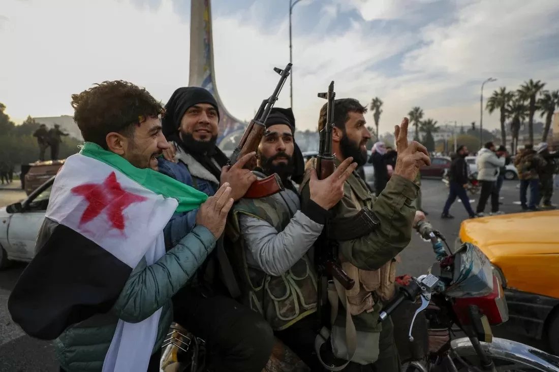 Tình hình Syria: Lực lượng nổi dậy đặt lệnh giới nghiêm, Nga xác nhận Tổng thống Assad từ chức Tình hình Syria: Lực lượng nổi dậy đặt lệnh giới nghiêm, Nga xác nhận Tổng thống Assad từ chức